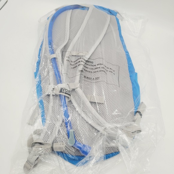 CamelBak Arete 18L Hiking Backpack with 50oz Crux Reservoir – Lightweight Daypac - Picture 4 of 8